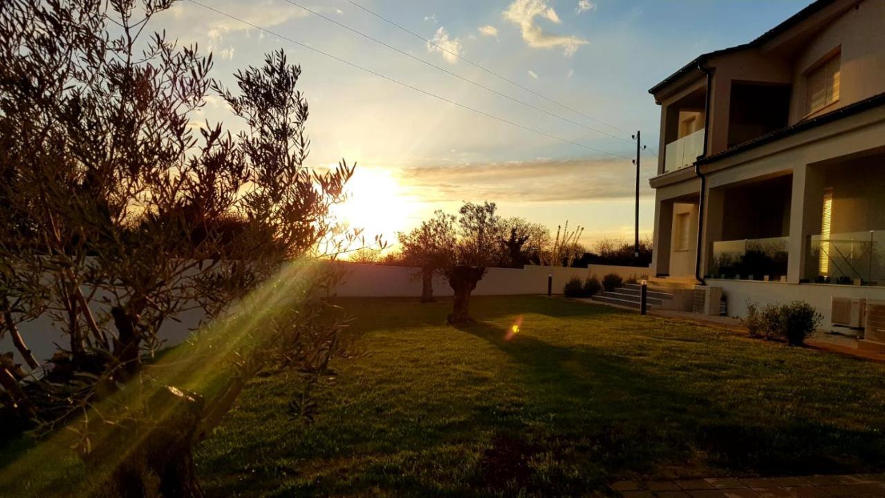 Villa Smile Liznjan Exterior photo